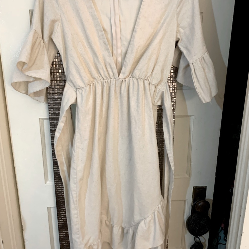Showpo. Like new Linen ruffle dress with attached belts size 2